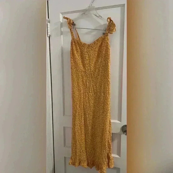 AUGUSTE
DEAN GIA MIDI DRESS IN
YELLOW - Picture 3 of 8